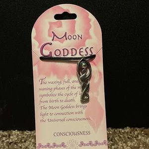 MOON GODDESS NECKLACE